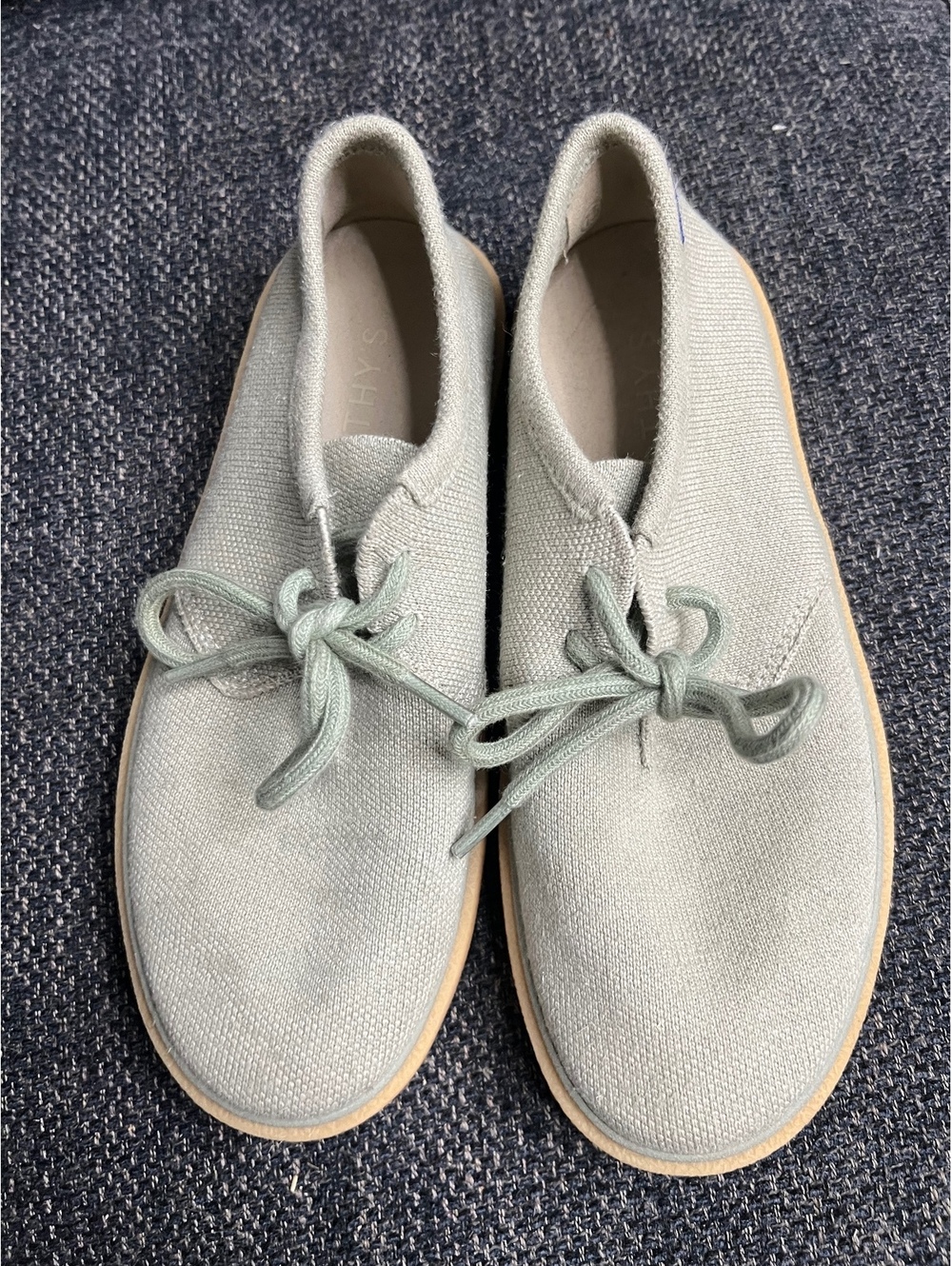 Rothy’s men’s Light green size 7.5 lace-up sneakers with gum soles